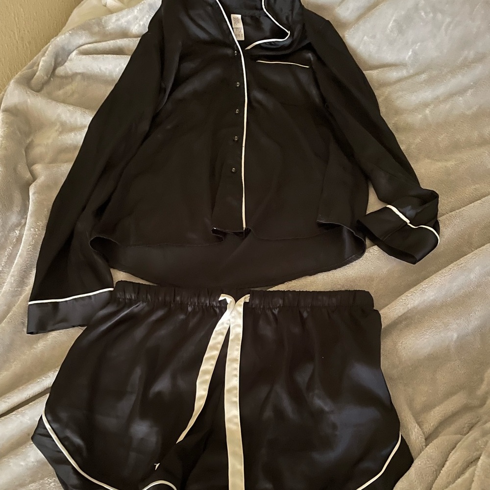 Matching PJ set 🖤